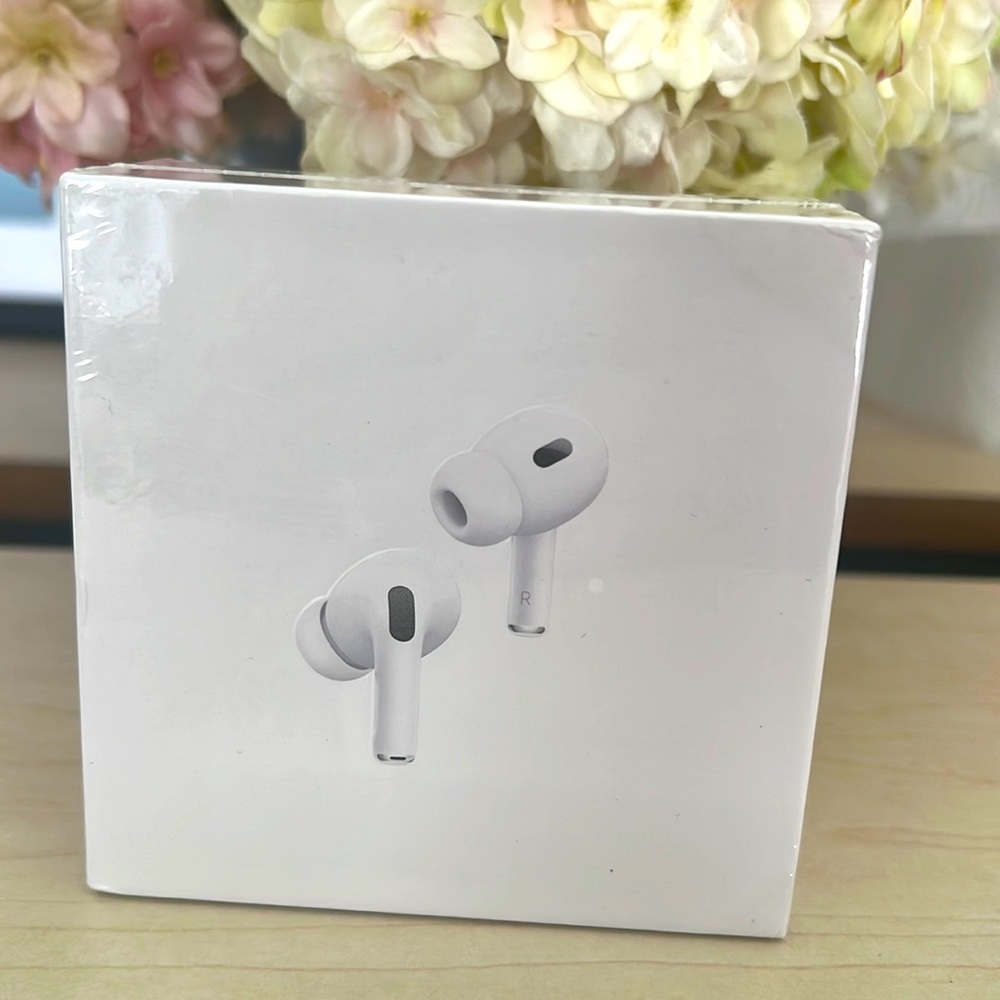 AirPods Pro **NEW** in box
